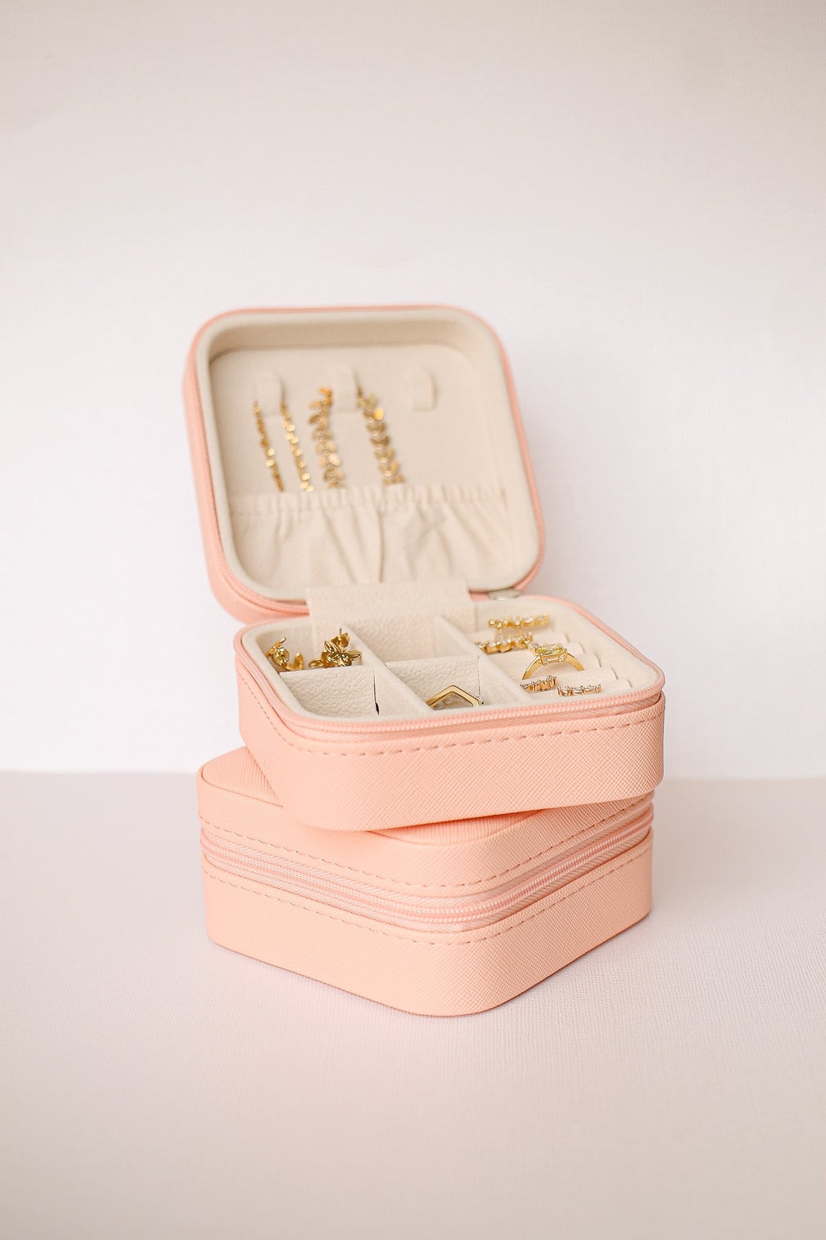 Zip Jewelry Travel Case, Peach, 4 x 4 in